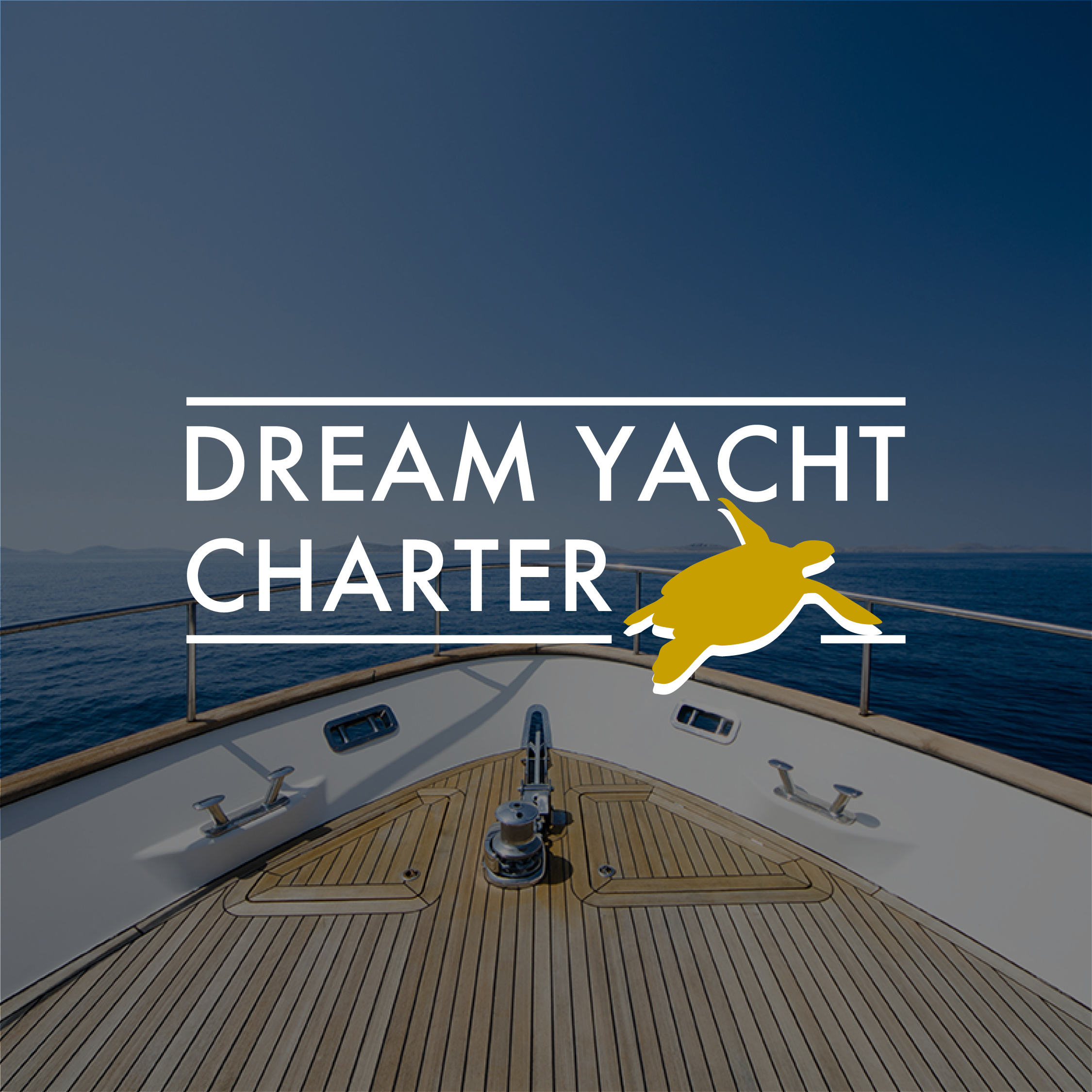 logo blanc et or dream yacht charter sur une photo d'un voilier sur la mer